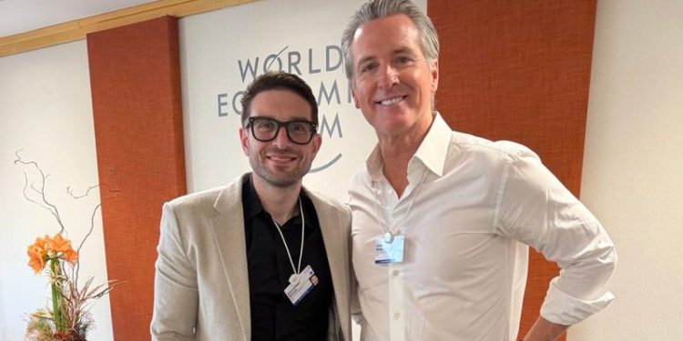 ‘Bond villain’: Newsom roasted as photo of him posing with ‘sugar daddy’ Alex Soros goes viral