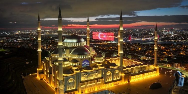 NATO defenses shoot down Iranian missile fired toward Turkey, defense ministry says